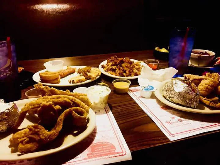 6 Oz Alligator and One Game Platter